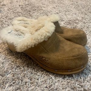 UGG Fur Lined Clogs 2000s style size 5
